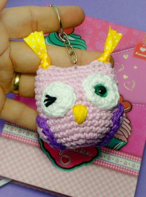coruja-amigurumi-em-chaveiro-presente