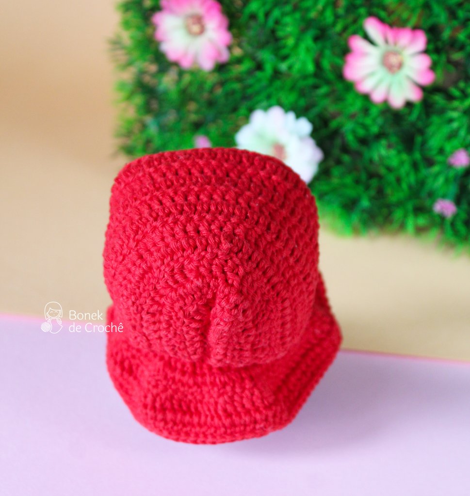 Once upon a time there lived in a certain village a little country girl, the prettiest creature who was ever seen. Her mother was excessively fond of her; and her grandmother doted on her still more. This good woman had a little red riding hood made for her. It suited the girl so extremely well that everybody called her Little Red Riding Hood.