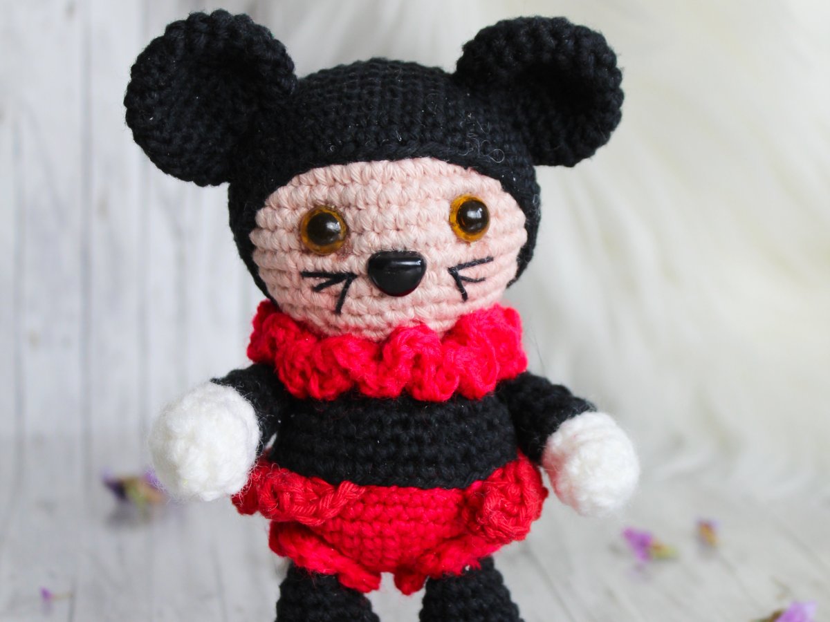 Jolie the mouse crochet&nbsp;doll